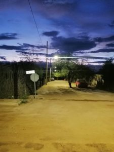 INSTALACION DE 8 LAMPARAS PARA EL ALUMBRADO PUBLICO